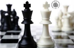 8€ για διαδικτυακά μαθήματα σκάκι με αναγνωρισμένους προπονητές του Σκακιστικού Ομίλου Κορυδαλλού. Τα μαθήματα γίνονται διαδικτυακά μέσω της πλατφόρμας zoom είτε μέσω skype. Ιδιαίτερο μάθημα διάρκειας 60 λεπτών κατά το οποίο ο προπονούμενος μυείται στα μυστικά του κορυφαίου πνευματικού αθλήματος στον κόσμο.